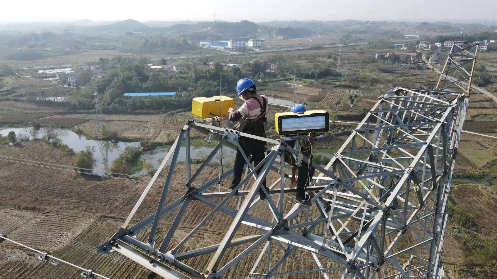 Electric Trasmission Line Tower Aviation Obstruction light Solar system kit .